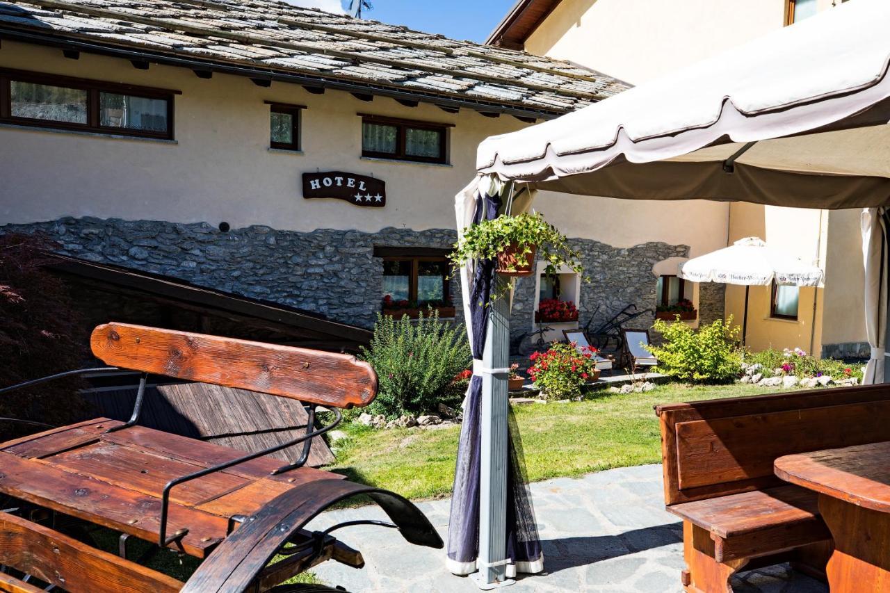 Etoile Des Neiges Hotel Oulx Екстериор снимка